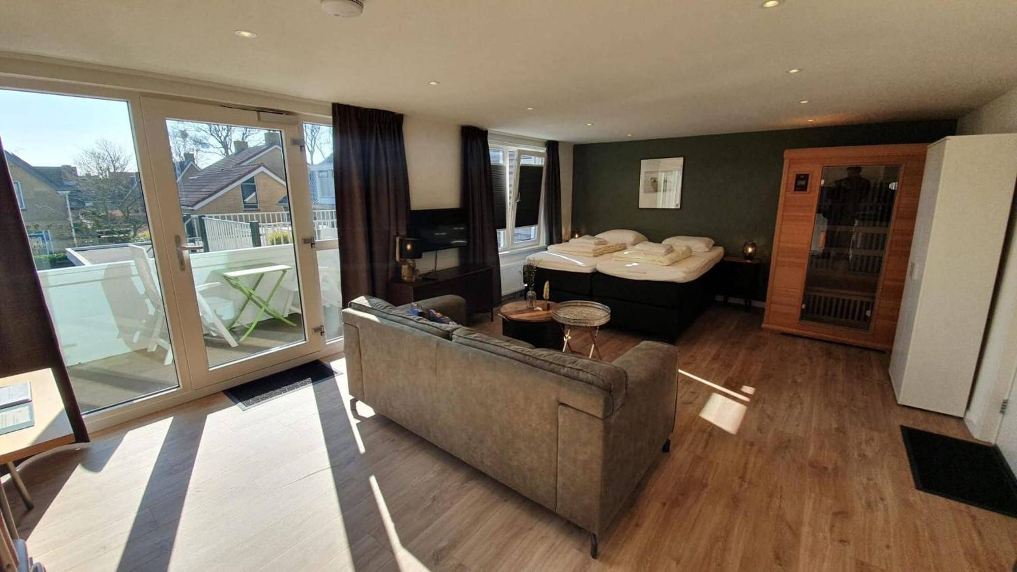 De Vlindertuin Apartment Nes  Room photo